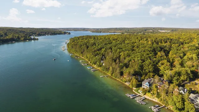 $3,995,000 | 818 Whitfield View, Petoskey, MI 49770