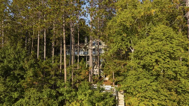$3,995,000 | 818 Whitfield View, Petoskey, MI 49770