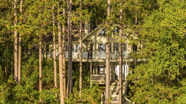 $3,995,000 | 818 Whitfield View, Petoskey, MI 49770