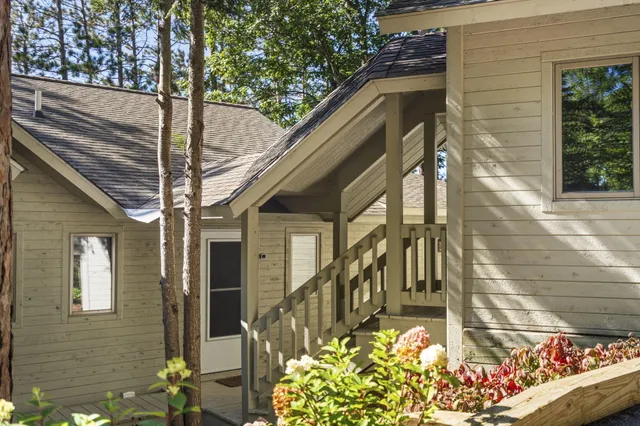 $3,995,000 | 818 Whitfield View, Petoskey, MI 49770