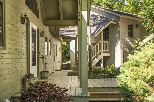 $3,995,000 | 818 Whitfield View, Petoskey, MI 49770