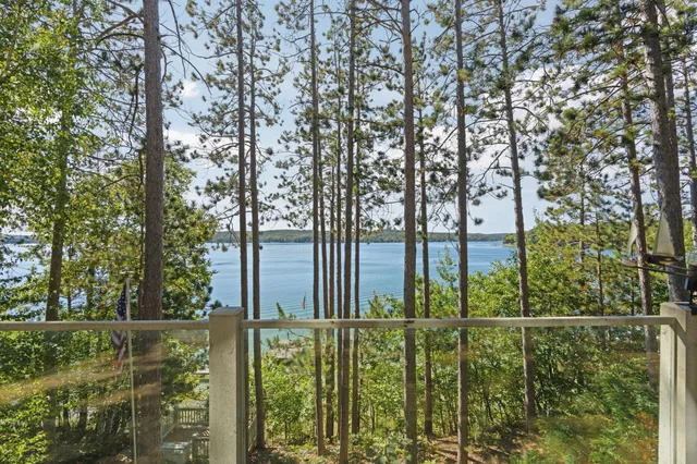 $3,995,000 | 818 Whitfield View, Petoskey, MI 49770