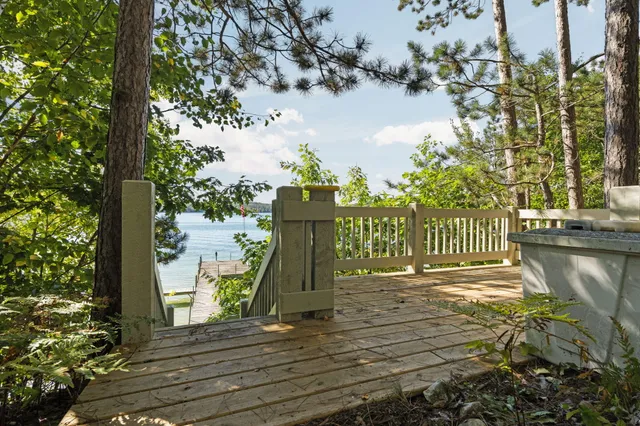 $3,995,000 | 818 Whitfield View, Petoskey, MI 49770