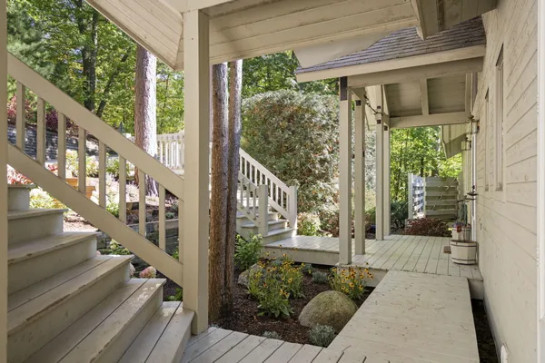 $3,995,000 | 818 Whitfield View, Petoskey, MI 49770