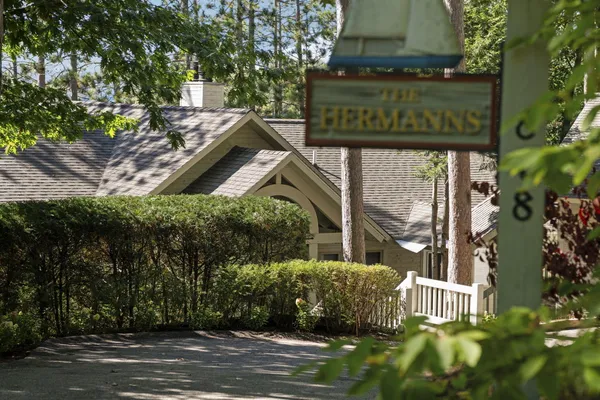 $3,995,000 | 818 Whitfield View, Petoskey, MI 49770