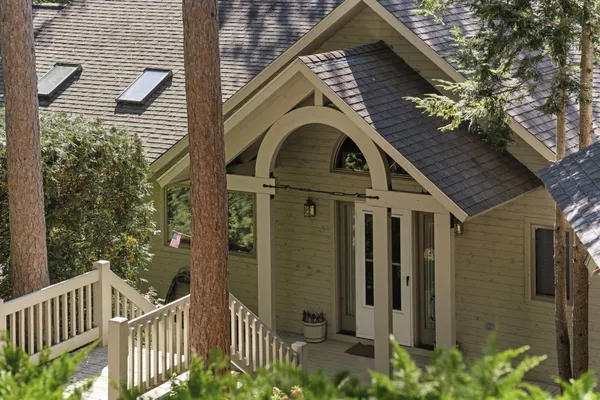 $3,995,000 | 818 Whitfield View, Petoskey, MI 49770