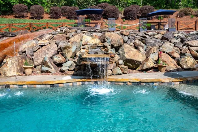 $725,000 | 107 Winsome Place Northeast, Rome, GA 30161