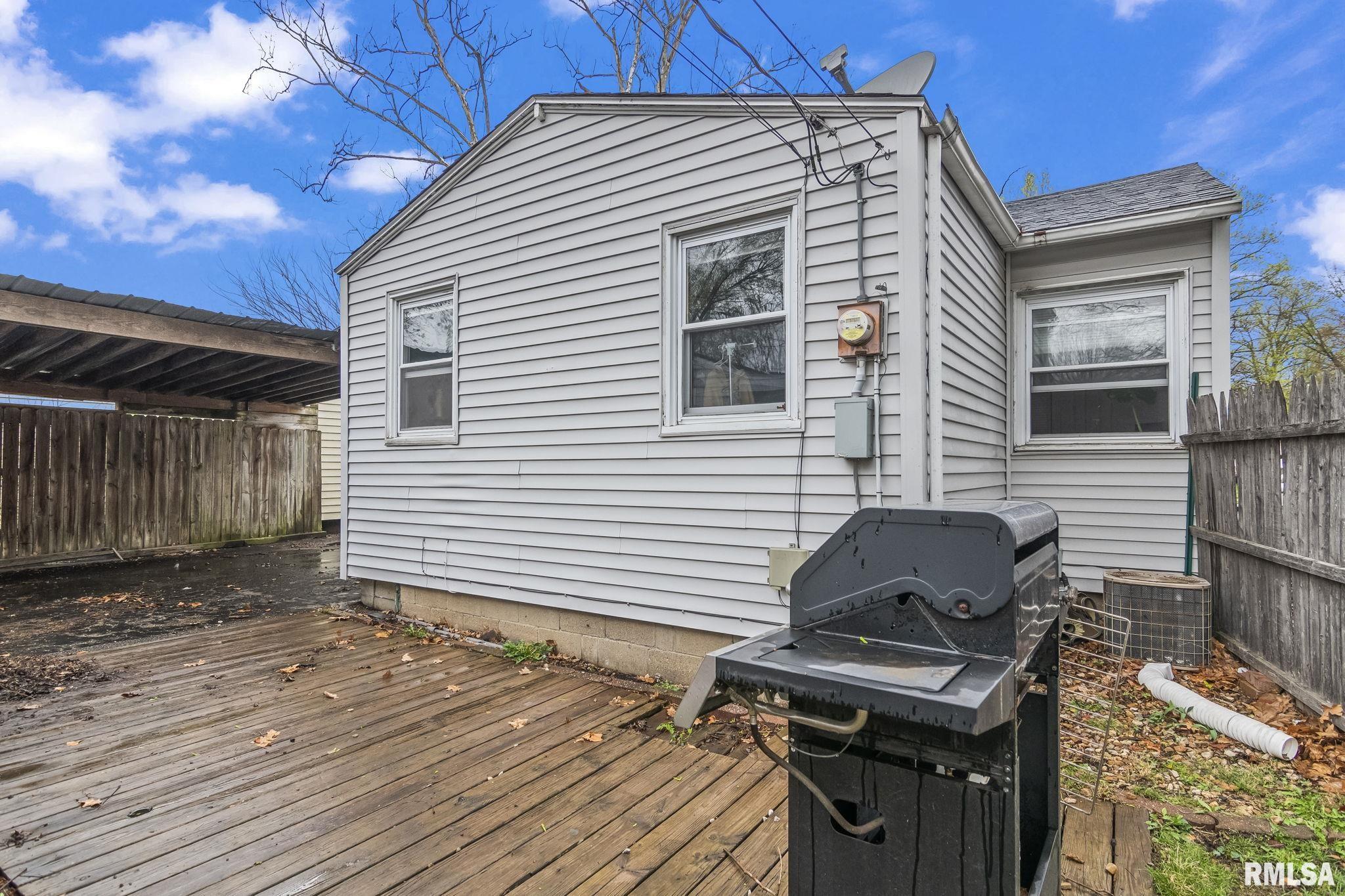 2364 East Keys Avenue Springfield, IL 62702 - Photo 2 of 24