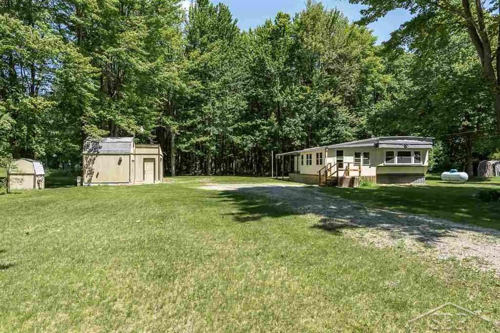 3550 Parker Road Gladwin, MI 48624 - Photo 1 of 21