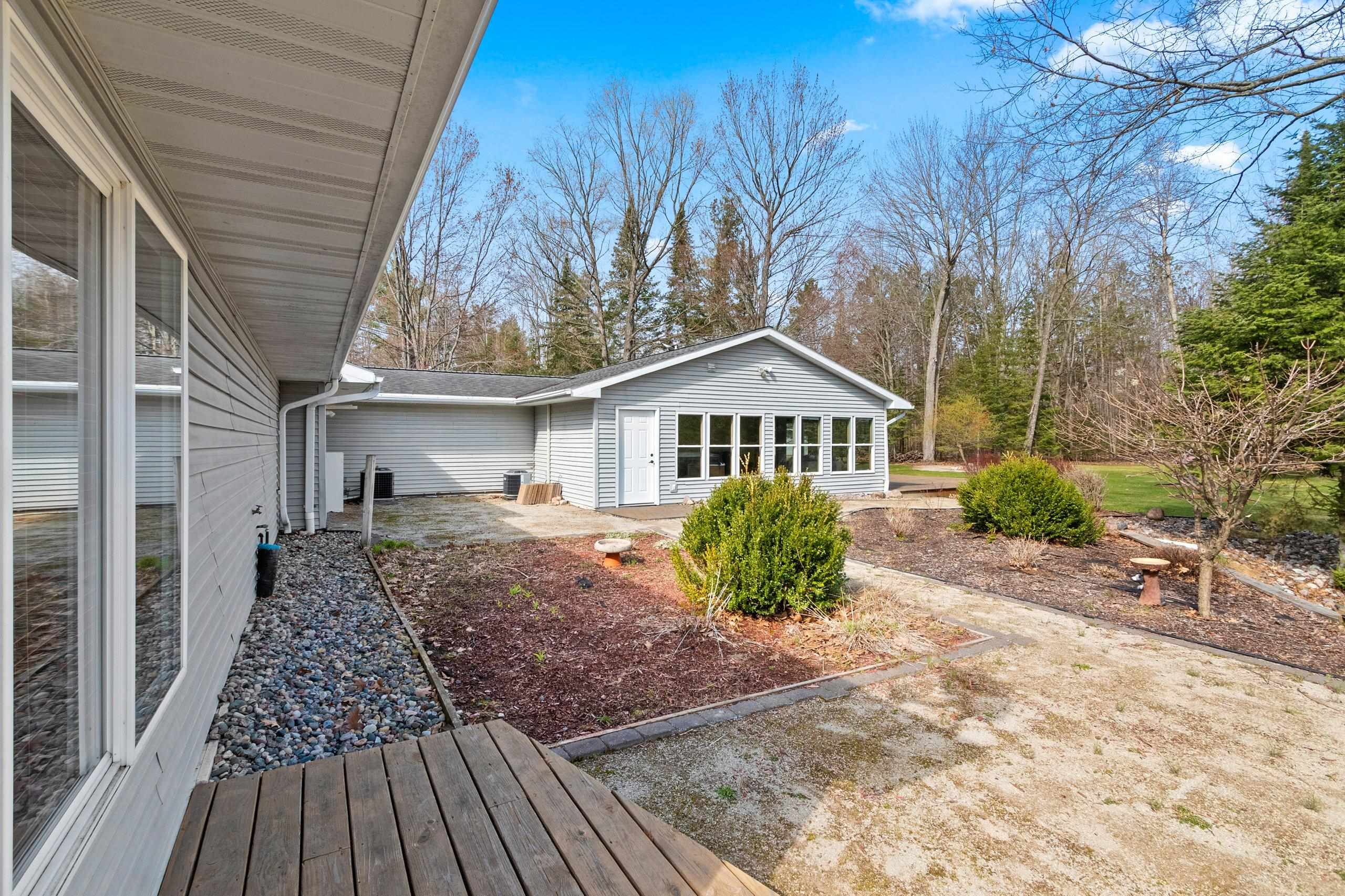 17350 Lake John Road Lakewood, WI 54138 - Photo 12 of 72