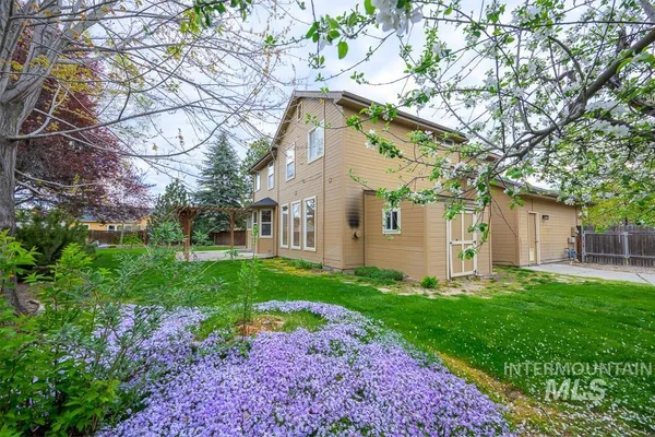 $695,000 | 427 South Silver Bow Avenue, Eagle, ID 83616