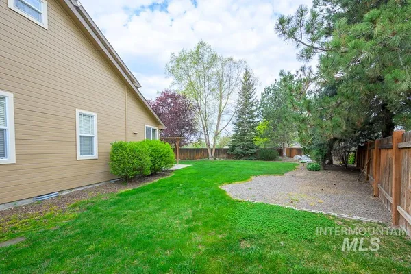 $695,000 | 427 South Silver Bow Avenue, Eagle, ID 83616