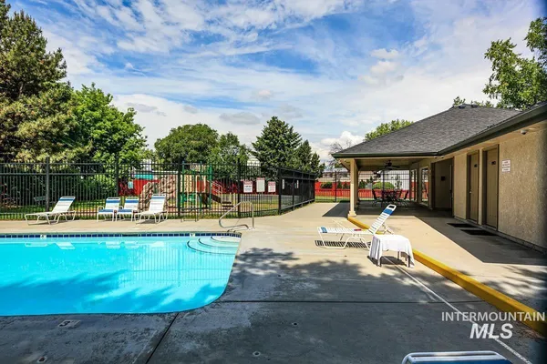 $695,000 | 427 South Silver Bow Avenue, Eagle, ID 83616