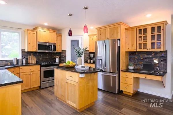 $695,000 | 427 South Silver Bow Avenue, Eagle, ID 83616