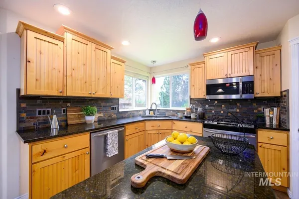 $695,000 | 427 South Silver Bow Avenue, Eagle, ID 83616