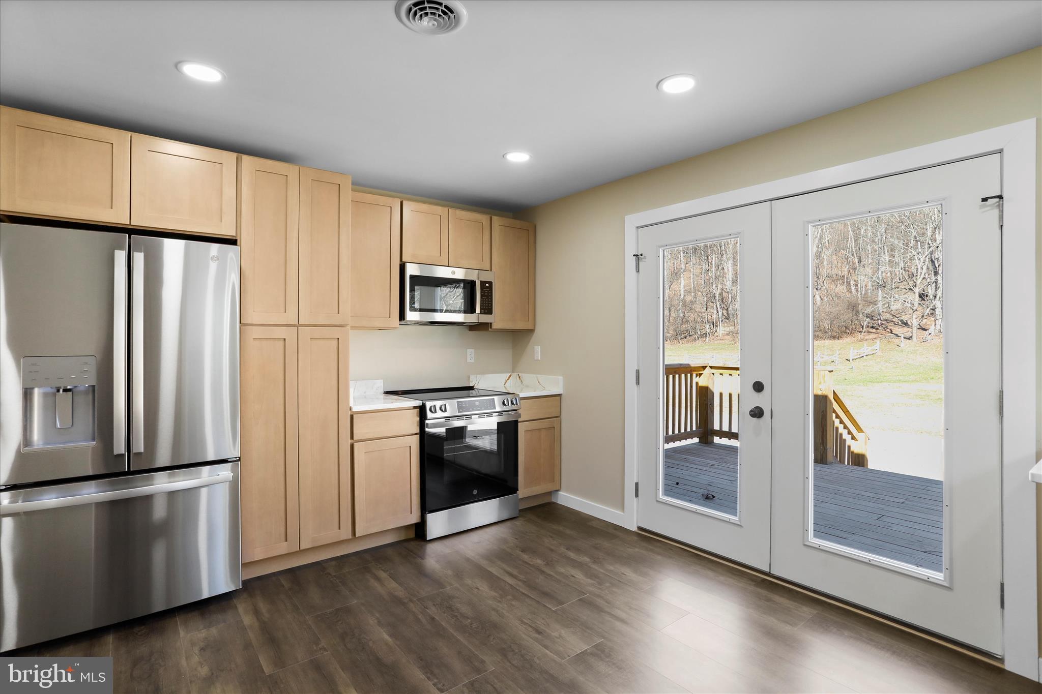 30 Dry Run Road Burlington, WV 26710 - Photo 12 of 42 Kitchen with patio doors leading to the back deck!
