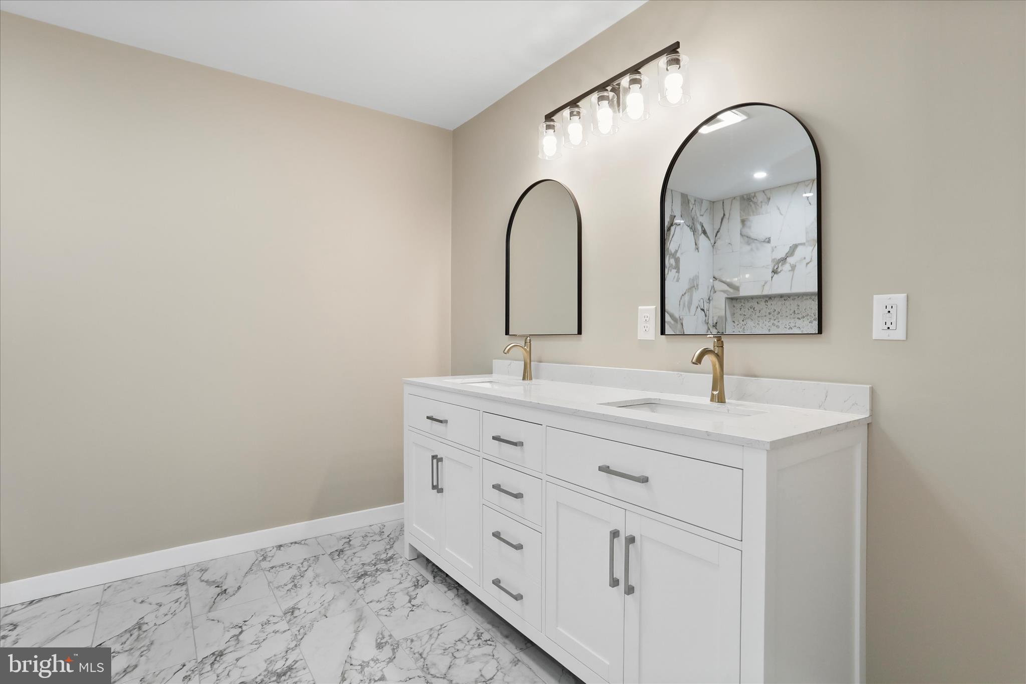 30 Dry Run Road Burlington, WV 26710 - Photo 17 of 42 Ensuite bath off primary bedroom