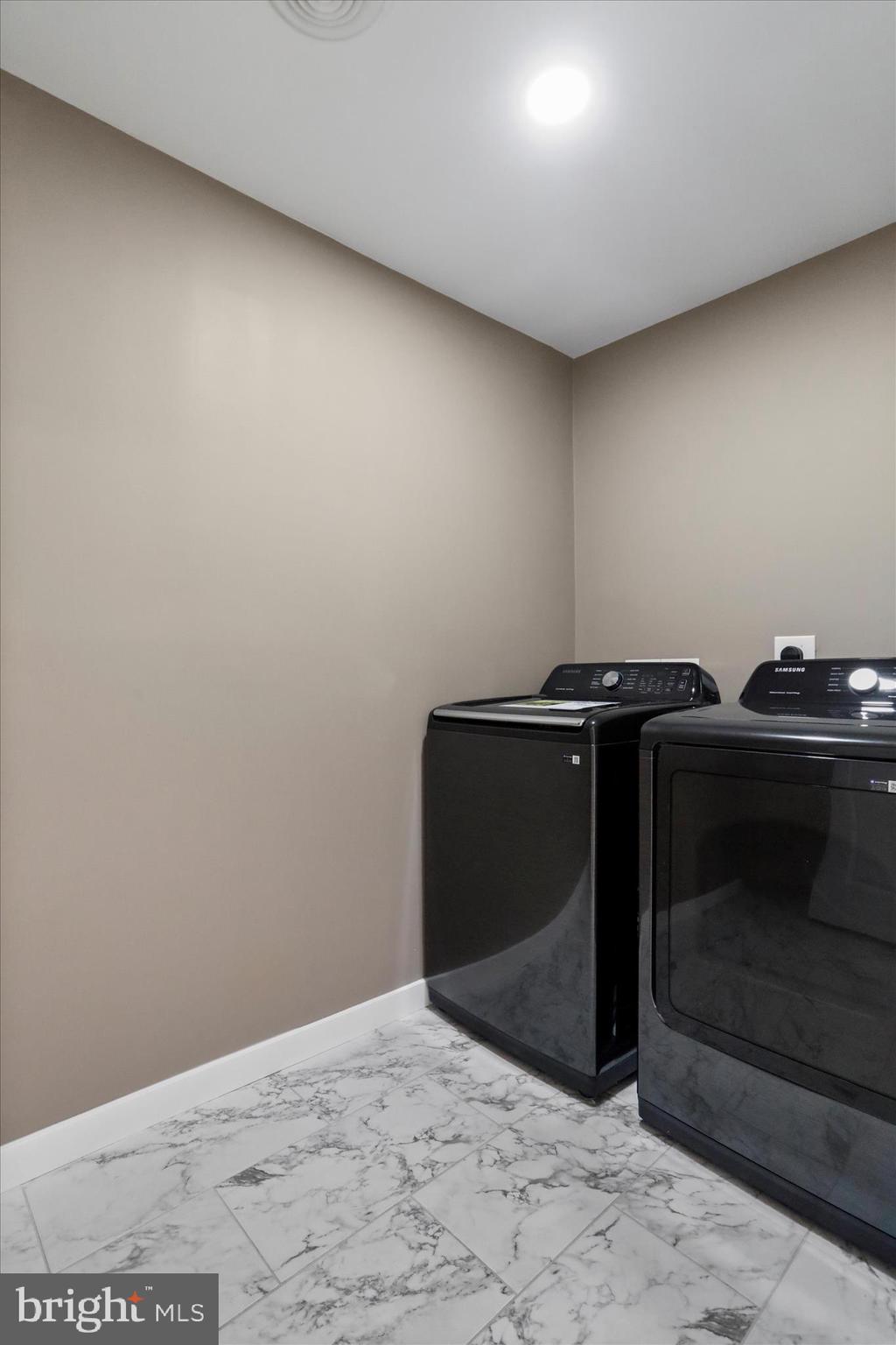 30 Dry Run Road Burlington, WV 26710 - Photo 23 of 42 Laundry room!
