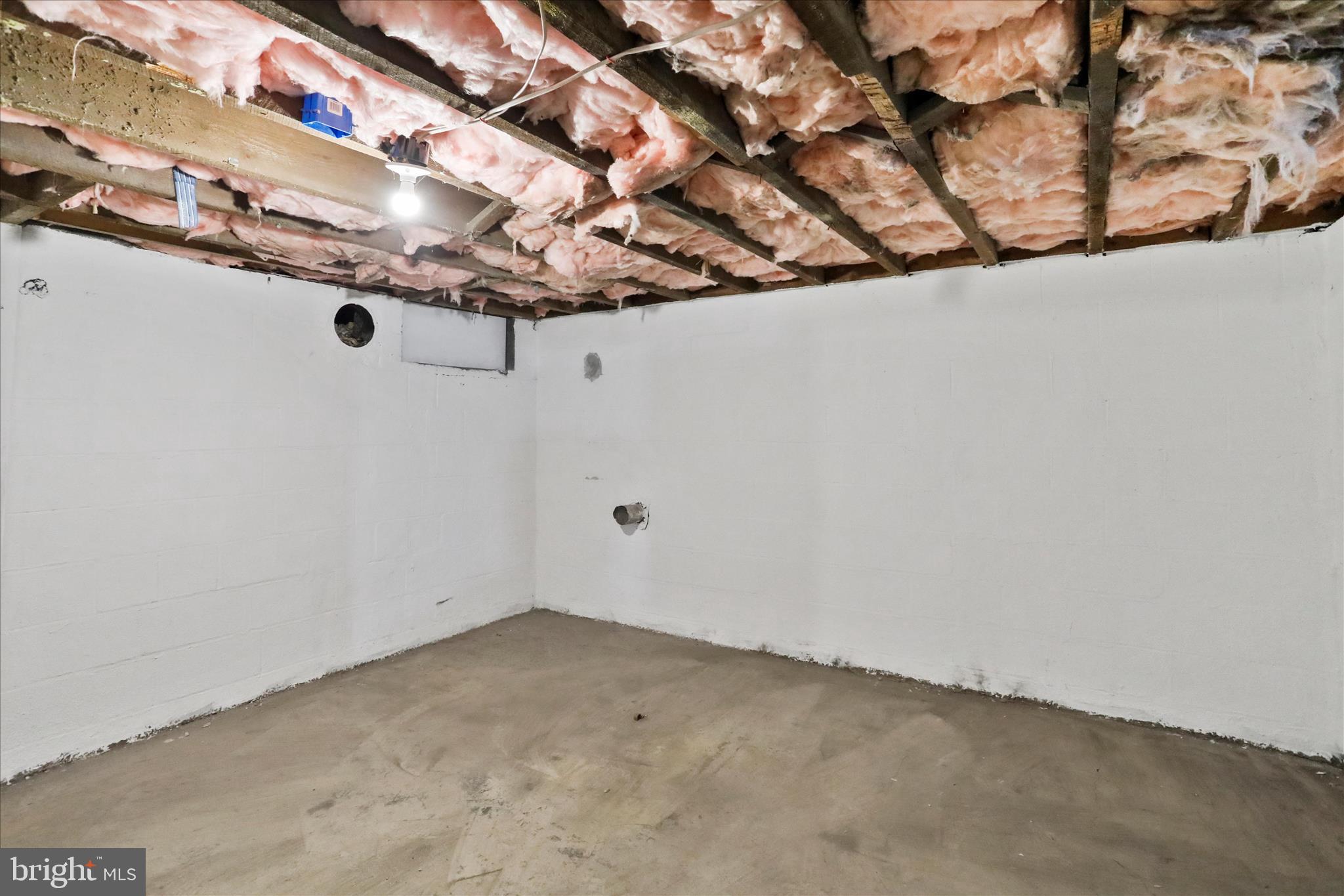 30 Dry Run Road Burlington, WV 26710 - Photo 33 of 42 Plenty of room here!