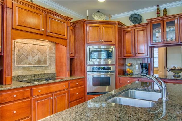 2364 Tom Fitzgerald Road Columbia, TN 38401 - Photo 9 of 20 Who would not like to make dinner or entertain in a beautiful kitchen such as this? Home was built by custom builder Danny Auville.