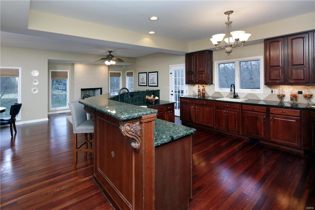 17 Chesterfield Lakes Road Chesterfield, MO 63005 - Photo 13 of 47 Gallery Image 13
