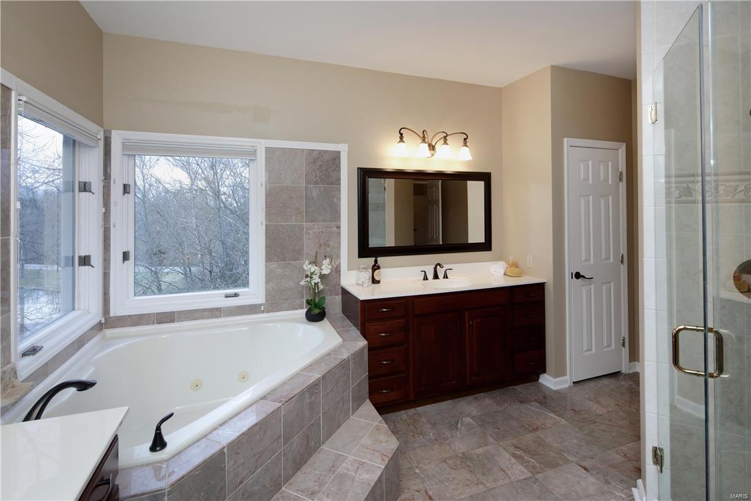 17 Chesterfield Lakes Road Chesterfield, MO 63005 - Photo 26 of 47 Gallery Image 26