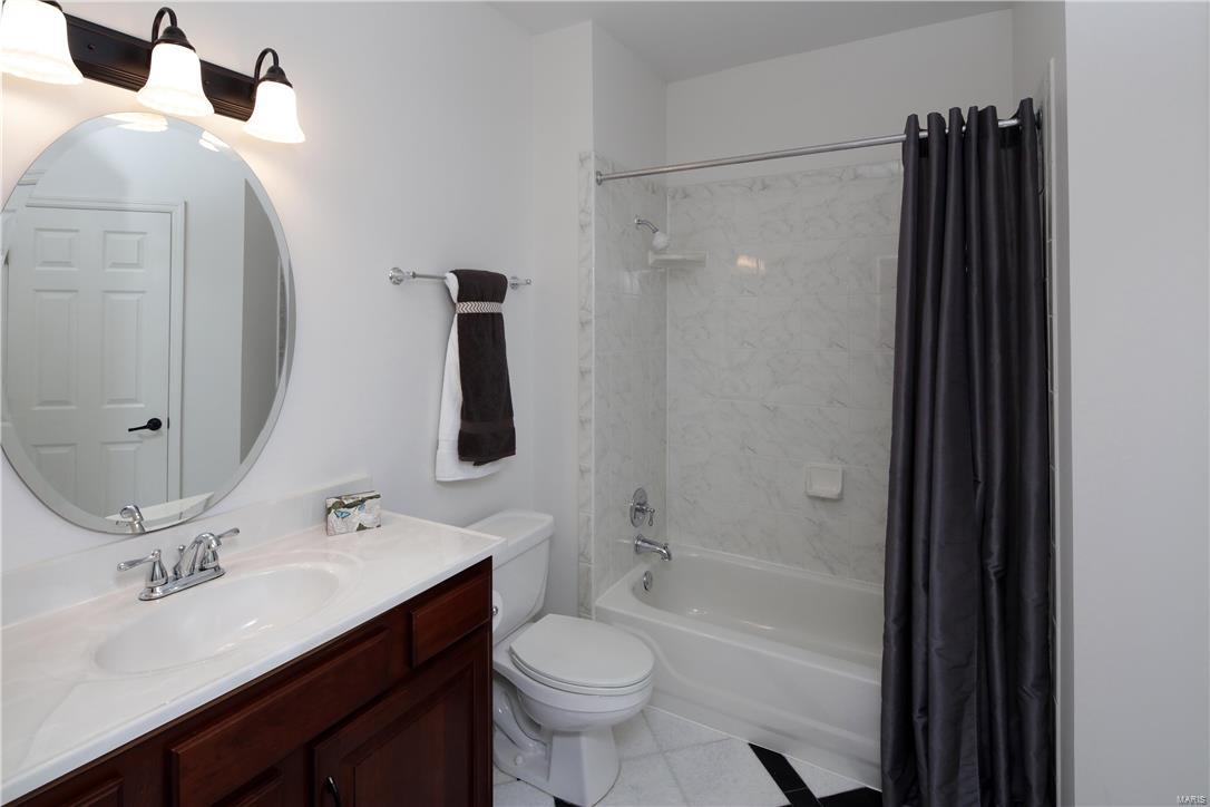 17 Chesterfield Lakes Road Chesterfield, MO 63005 - Photo 27 of 47 Gallery Image 27