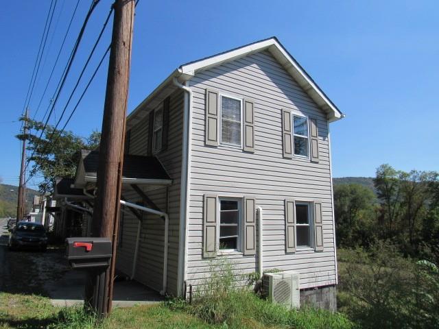 216 Sunnyside Road Bedford, PA 15522 - Photo 2 of 20