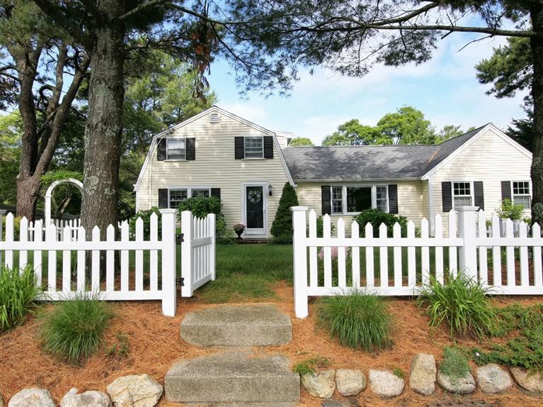 35 Strawberry Hill Road Centerville, MA 02632 - Photo 1 of 24 Primary Photo
