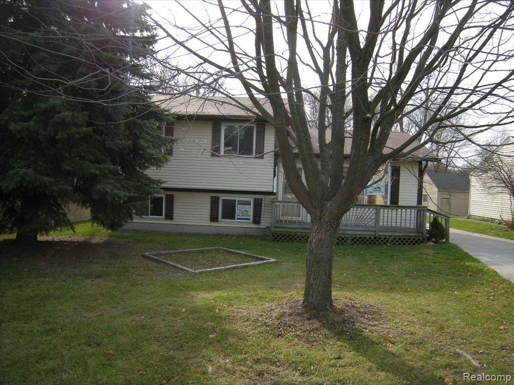 3063 Wanamaker Road Waterford, MI 48328 - Photo 2 of 12 DSCN0438 (2)