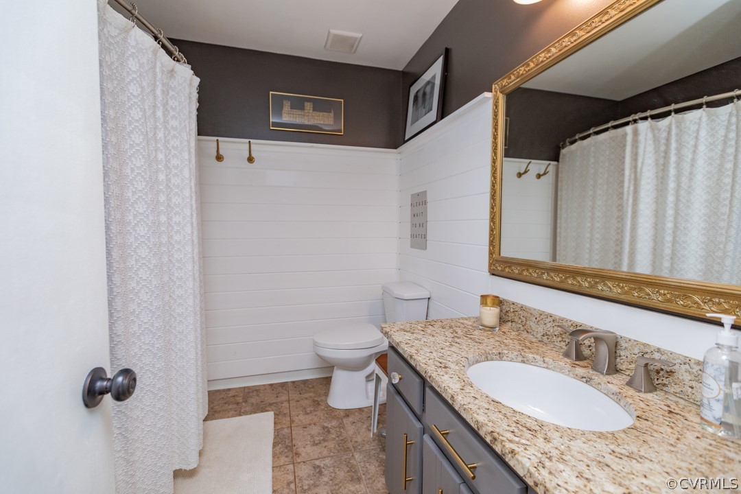 19821 River Road Sutherland, VA 23885 - Photo 19 of 43 1st flor upgraded full bath