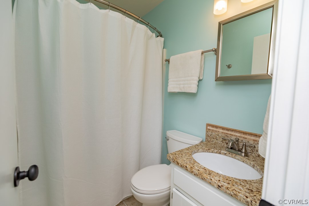 19821 River Road Sutherland, VA 23885 - Photo 23 of 43 2nd floor full bath