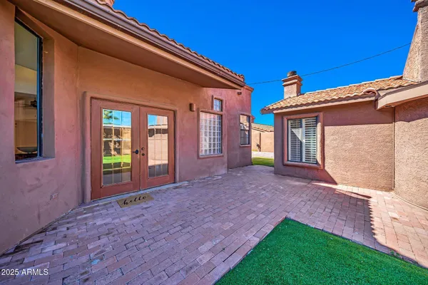 $1,400,000 | 1450 East Royal Palm Road, Phoenix, AZ 85020