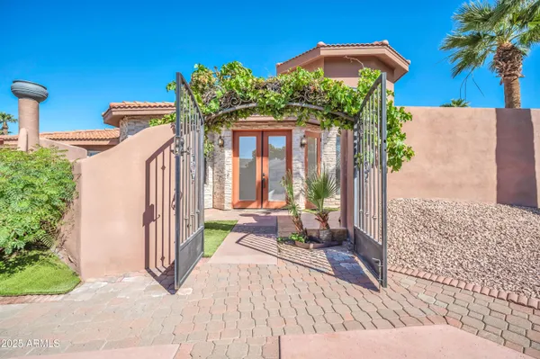 $1,400,000 | 1450 East Royal Palm Road, Phoenix, AZ 85020