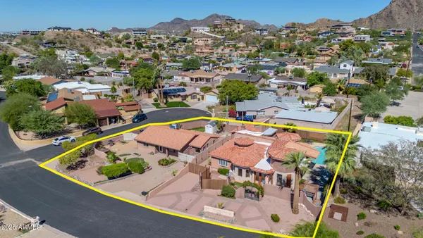 $1,400,000 | 1450 East Royal Palm Road, Phoenix, AZ 85020