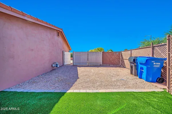$1,400,000 | 1450 East Royal Palm Road, Phoenix, AZ 85020