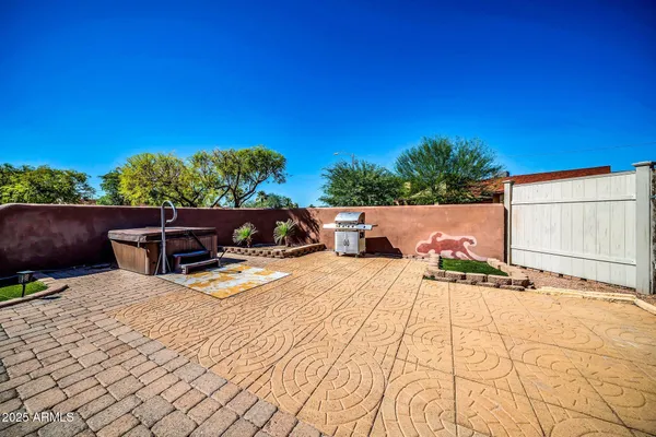$1,400,000 | 1450 East Royal Palm Road, Phoenix, AZ 85020