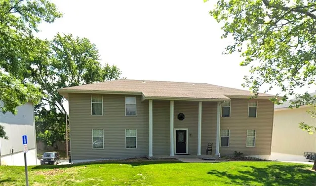$539,000 | 209 Barr Road, Grain Valley, MO 64029