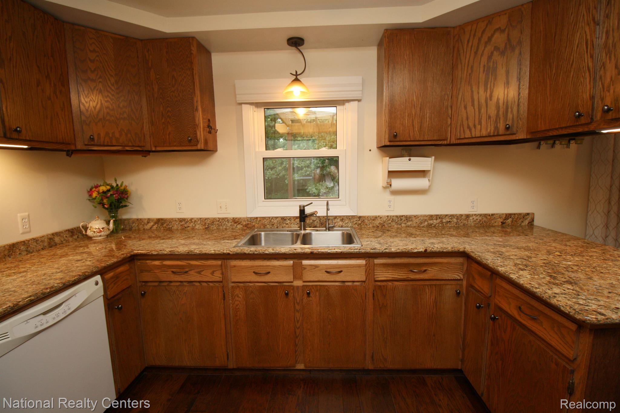 9921 North Eston Road Clarkston, MI 48348 - Photo 13 of 37 Gallery Image 13