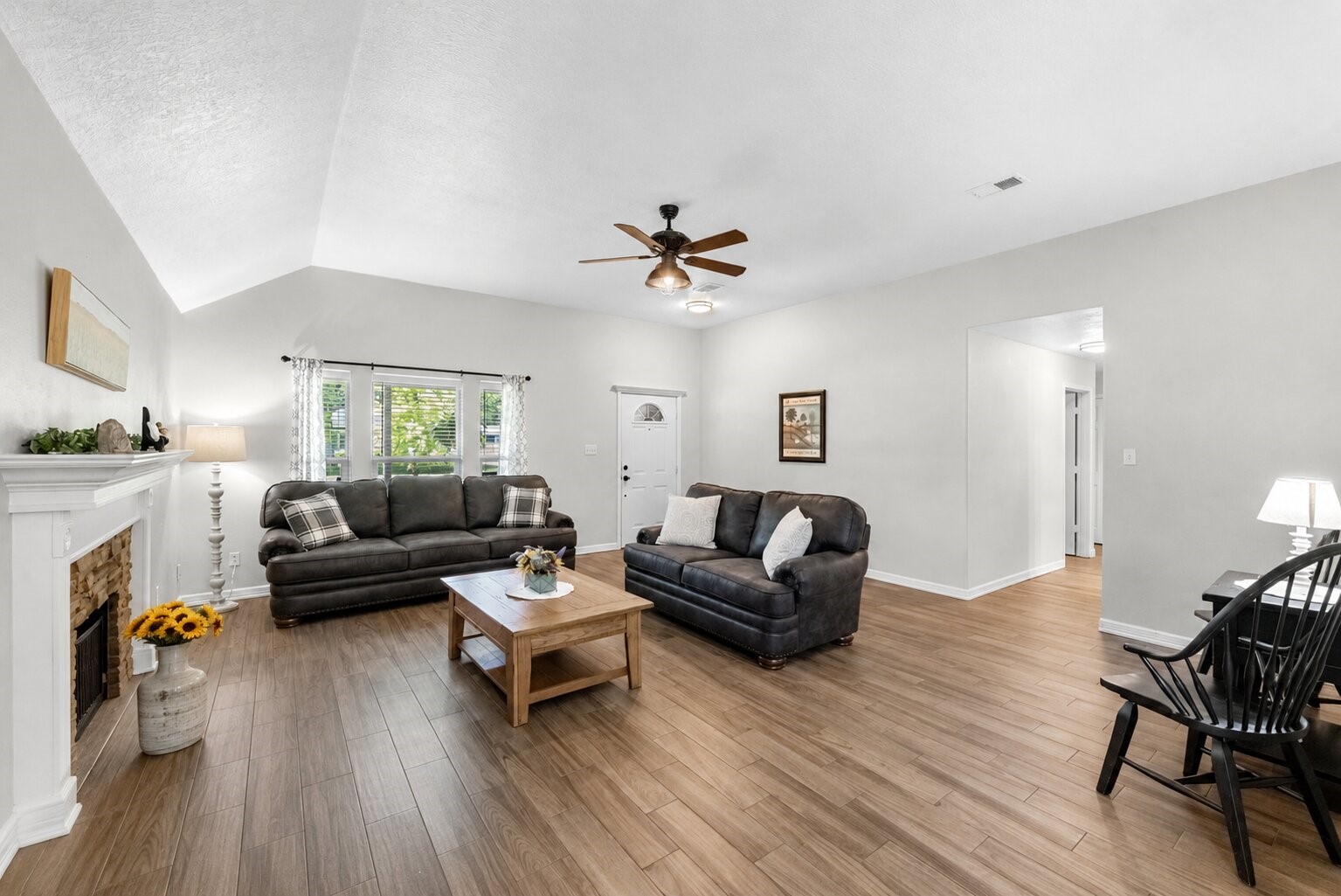 606 Walnut Street Sweeny, TX 77480 - Photo 5 of 28 a living room with furniture and a wooden floor