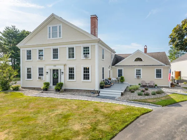 $1,590,000 | 333 Winnacunnet Road, Hampton, NH 03842