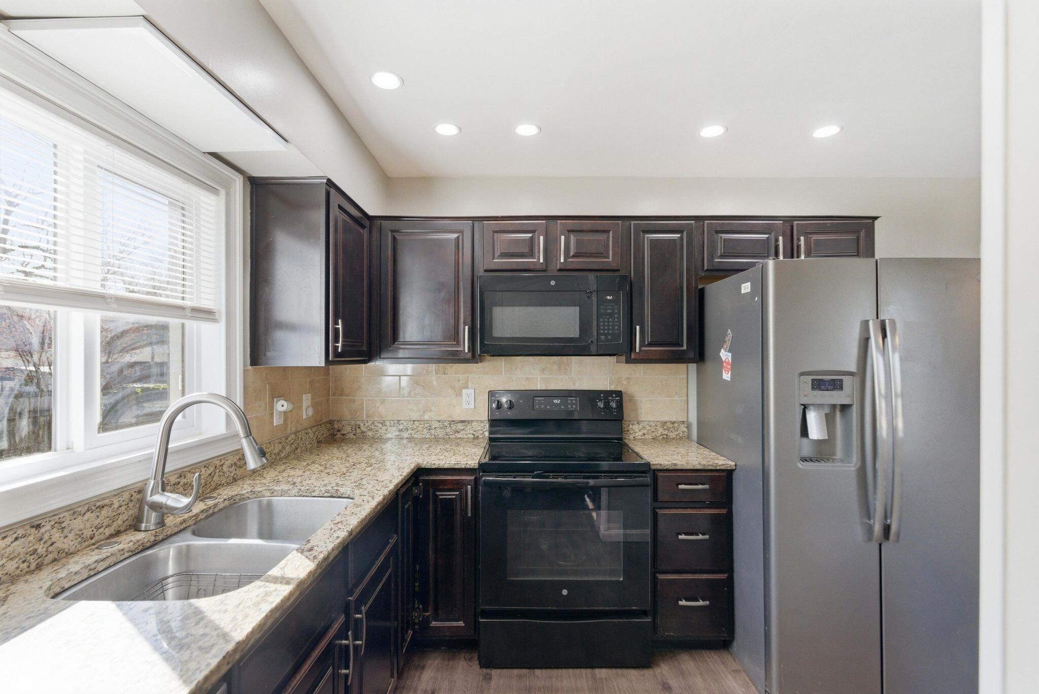 1812 Yorktown Road Lexington, KY 40504 - Photo 8 of 17 010_dsc04387_autoremove_22702700