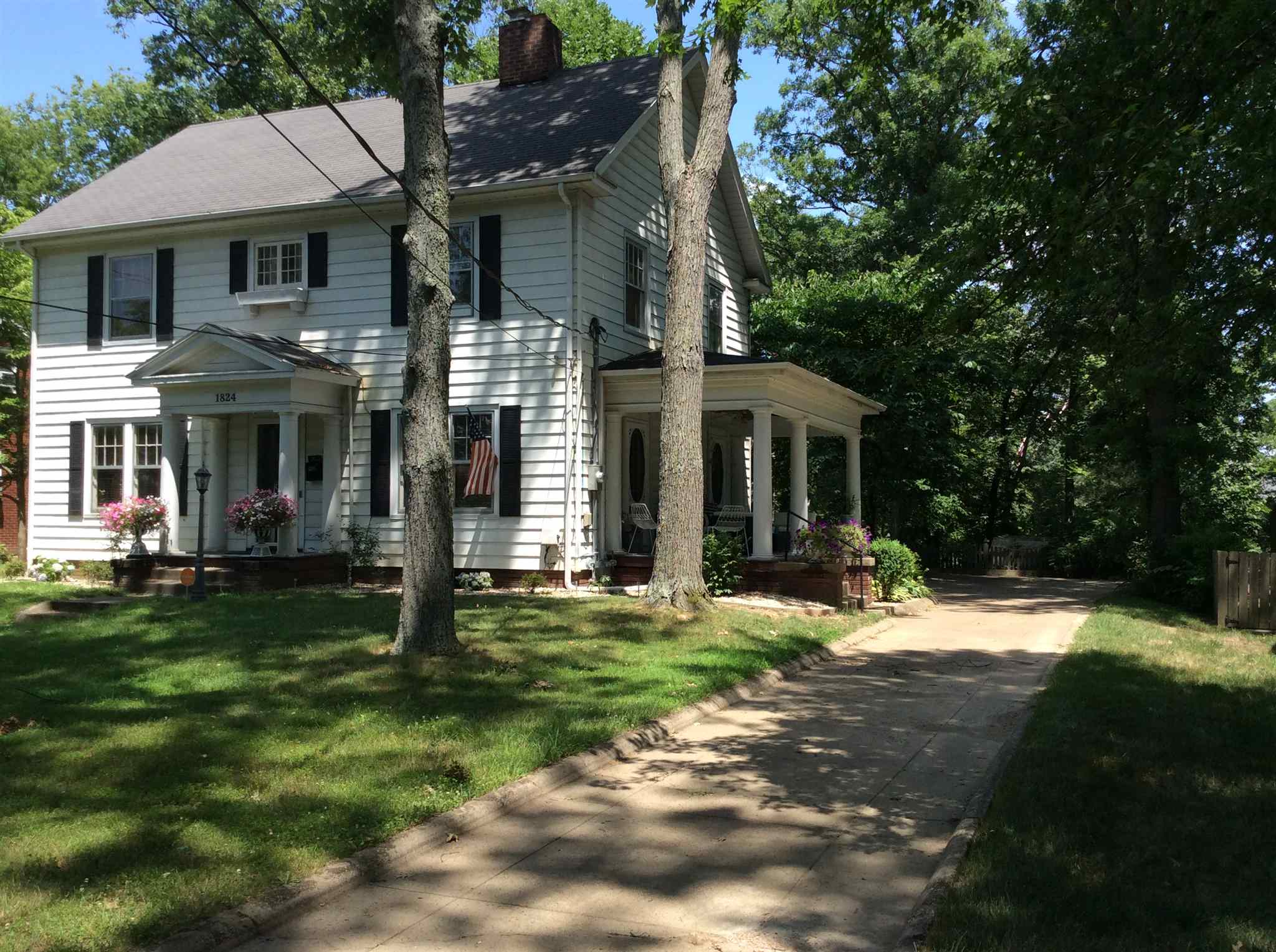 1824 East Richview Road Mount Vernon, IL 62864 - Photo 1 of 50 Gallery Image 1
