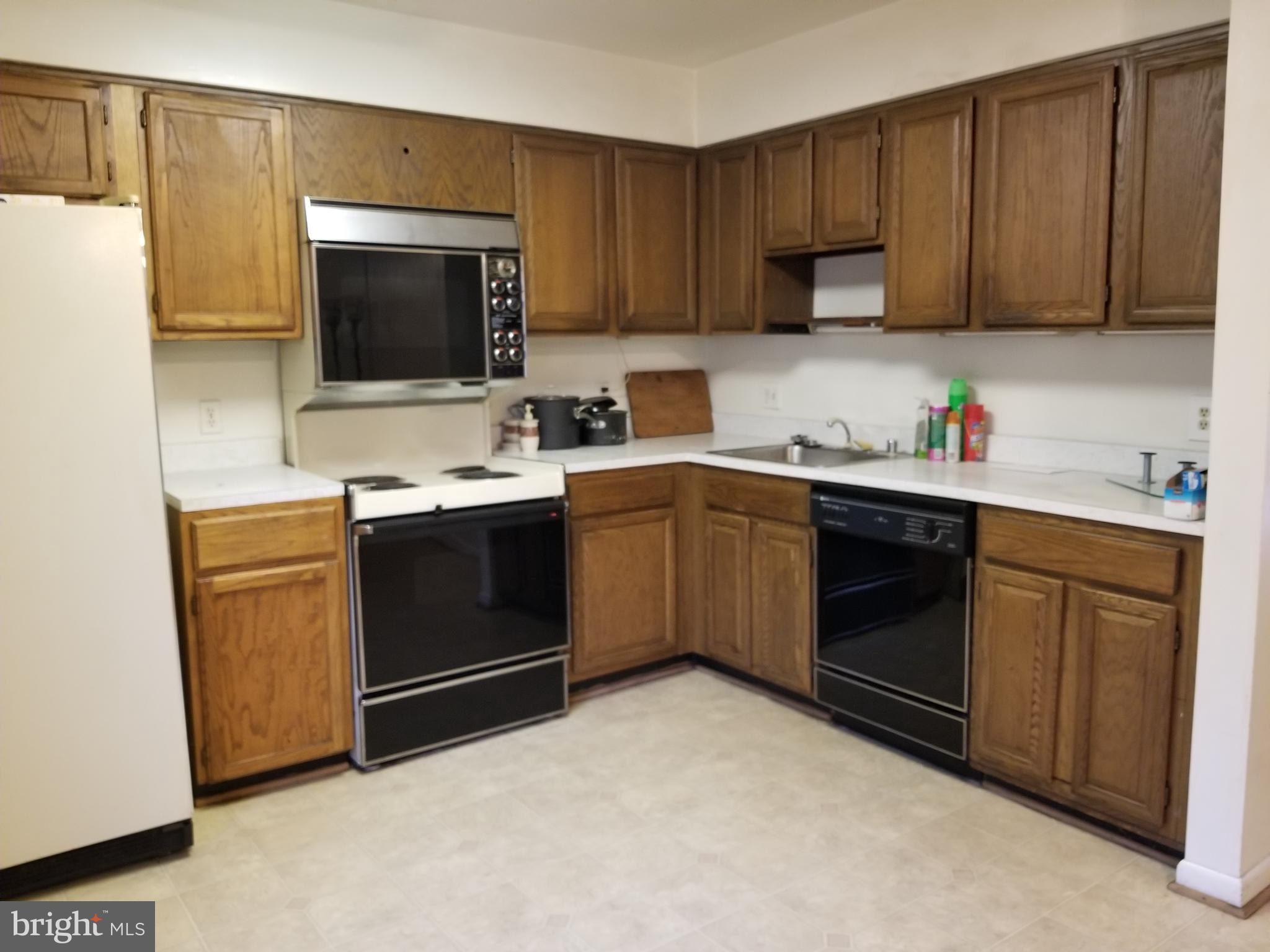 3153 Apple Road Northeast, Unit 5 Washington, DC 20018 - Photo 3 of 38 Eat-in Kitchen