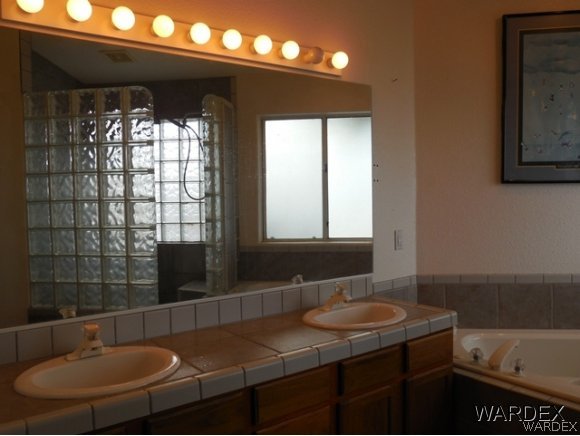 5000 El Ranchero Road Fort Mohave, AZ 86426 - Photo 17 of 32 Master Bathroom