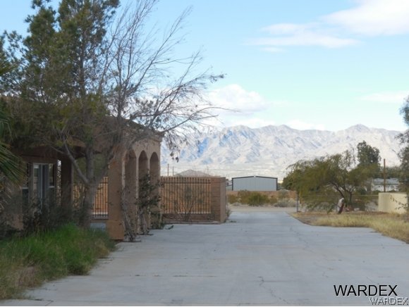 5000 El Ranchero Road Fort Mohave, AZ 86426 - Photo 28 of 32 Driveway
