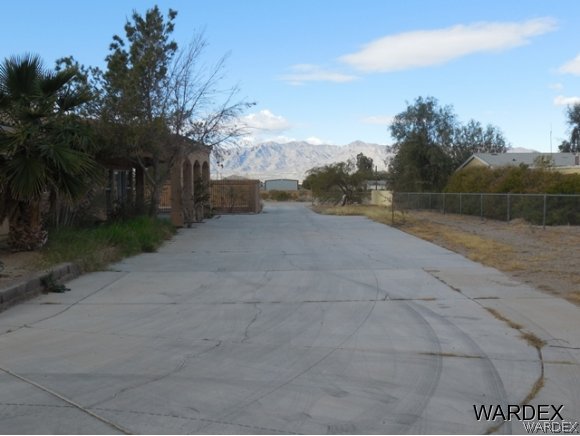 5000 El Ranchero Road Fort Mohave, AZ 86426 - Photo 29 of 32 Driveway