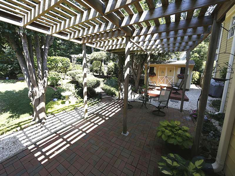 6907 Valley Drive Raleigh, NC 27612 - Photo 20 of 24 Garden