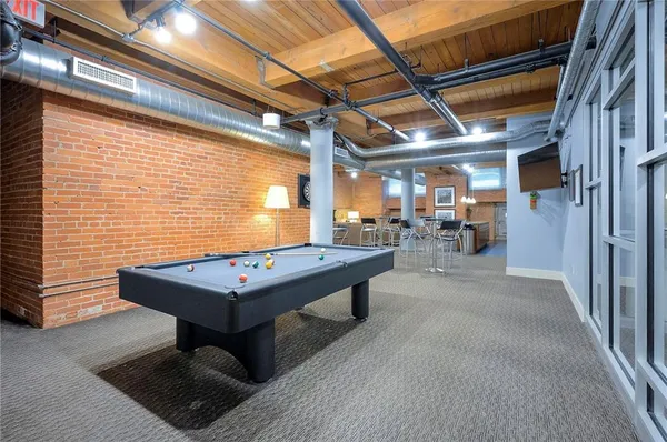 $200,000 | 712 Broadway Boulevard, Unit 304, Kansas City, MO 64105