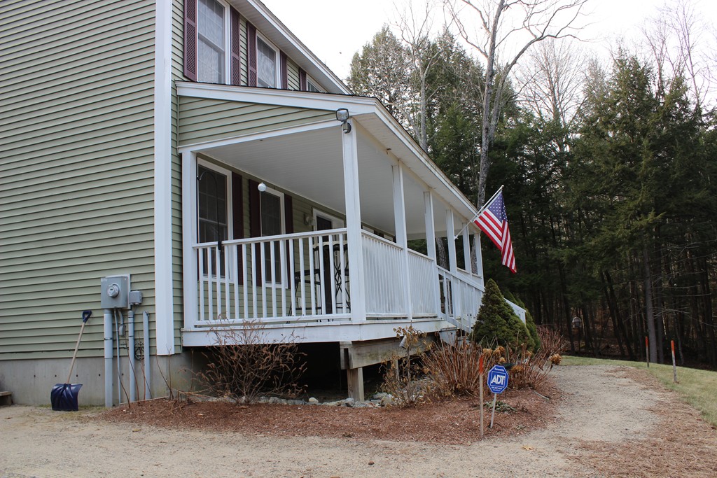 293 Bacon Road Henniker, NH 03242 - Photo 2 of 27